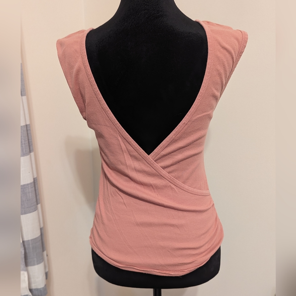 Ribbed Open Back Top - Picture 2 of 2